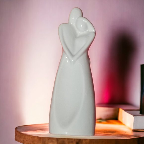 Loving Couple Ivory White Ceramic Figurine Wedding Favor Cake Topper Centerpiece - Picture 5 of 7